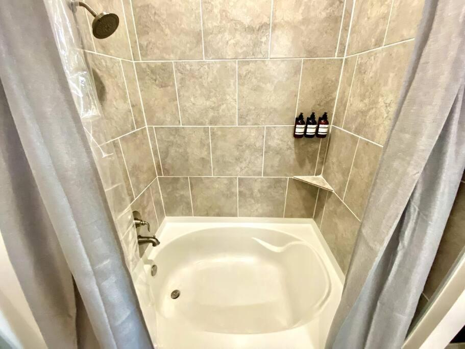 Luxury Apartment With King Bed And Pool And Free Parking 4 Houston Eksteriør bilde