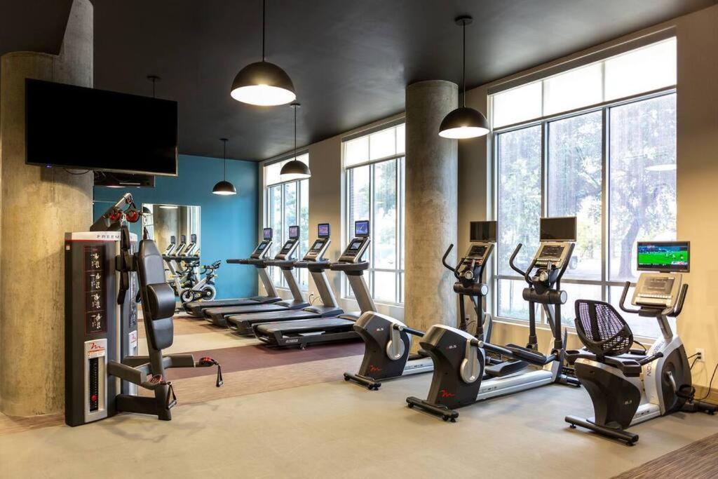 Luxury Apartment With King Bed And Pool And Free Parking 4 Houston Eksteriør bilde