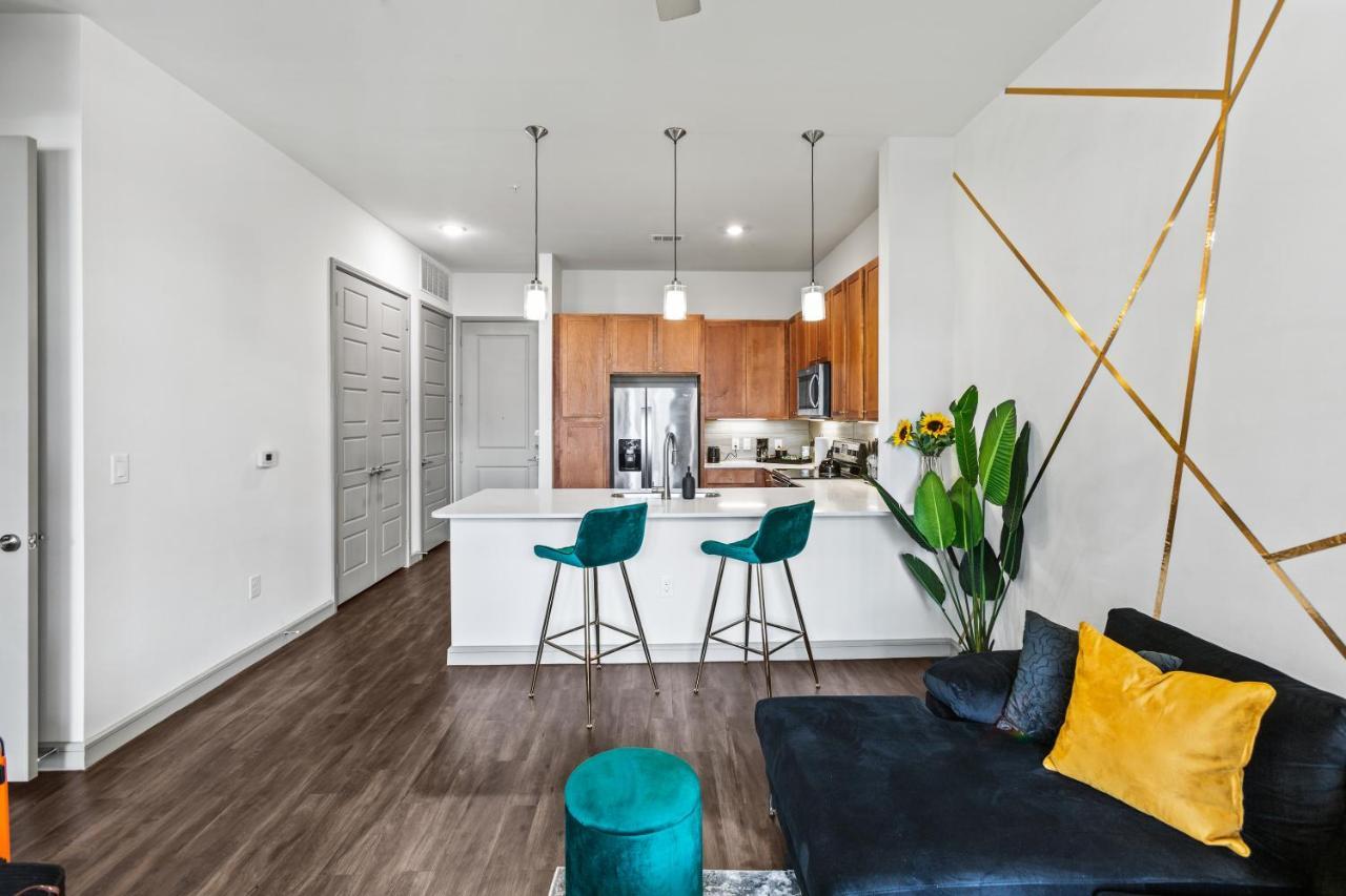 Luxury Apartment With King Bed And Pool And Free Parking 4 Houston Eksteriør bilde