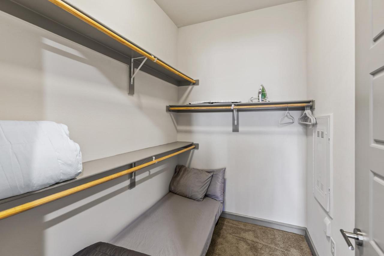 Luxury Apartment With King Bed And Pool And Free Parking 4 Houston Eksteriør bilde
